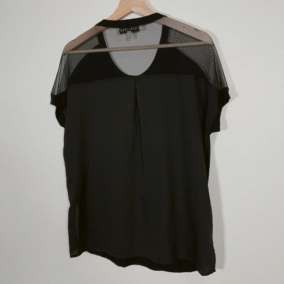 🌟✨2 for $30 ✨🌟 John + Jenn Mesh Shoulder Short Sleeve T-shirt - Picture 8 of 9